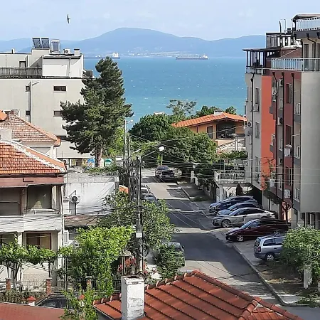 아파트호텔 Gnezdo Sarafovo